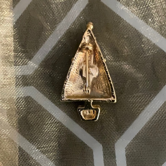 Tiny Vintage Christmas Tree Pin - Picture 2 of 3